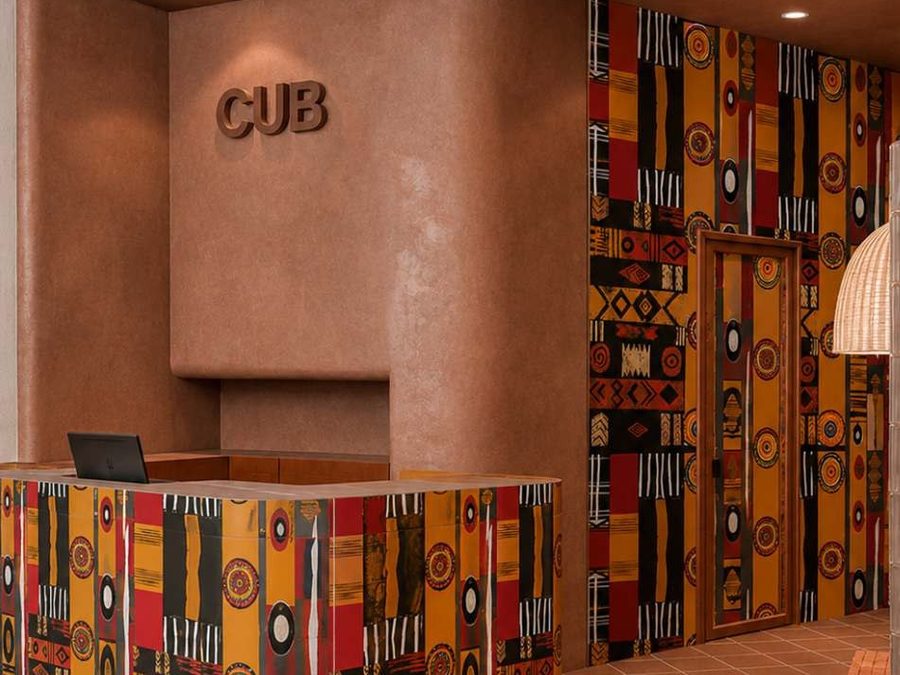 Ubuntu laminate panelling at a reception desk